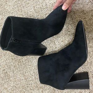 Steve Madden black booties